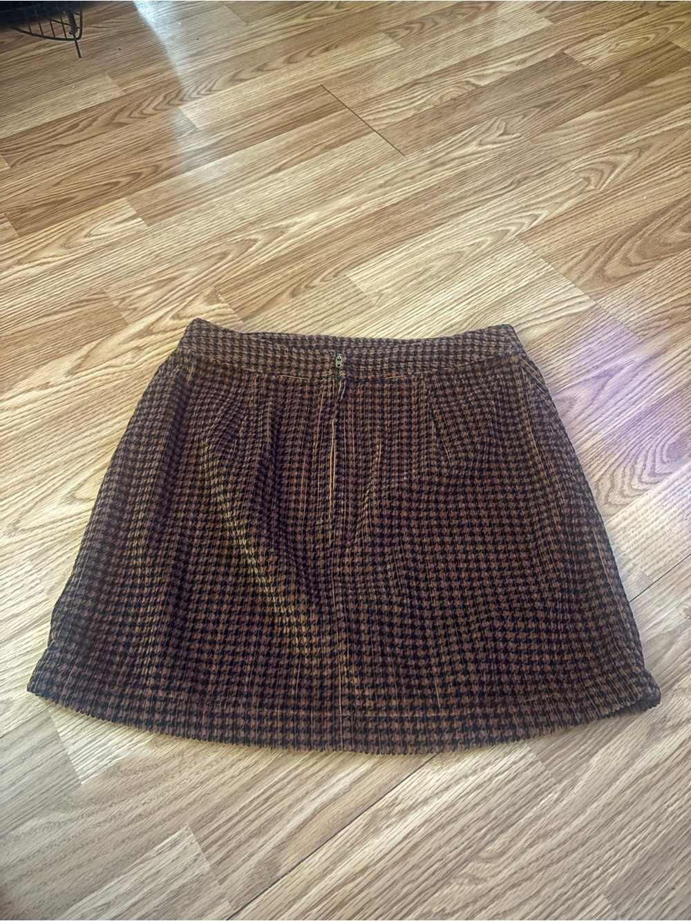 Urban Outfitters Brown Corduroy Houndstooth Mini Skirt Size Medium - Picture 7 of 7
